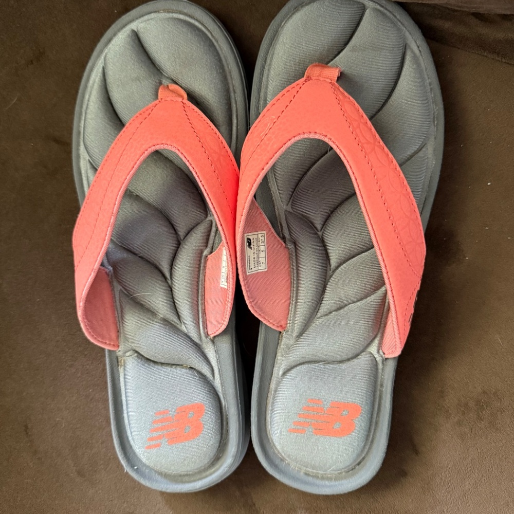 New Balance Pewter and Orange Women's 340 Flip Flop Sandals NWOT - Picture 6 of 7